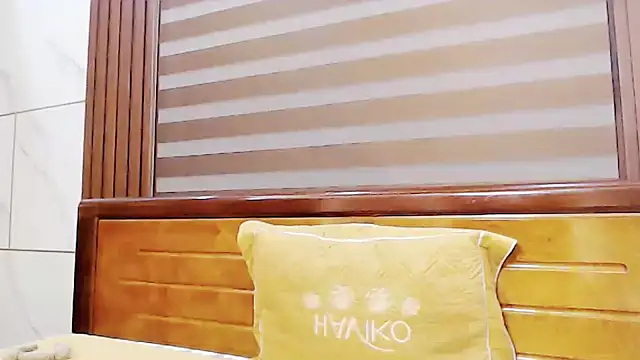 Snapshot of phuong-anh1709 chatting on December 2, 12:40 pm phuong-anh1709 online show from December 2, 12:40 pm