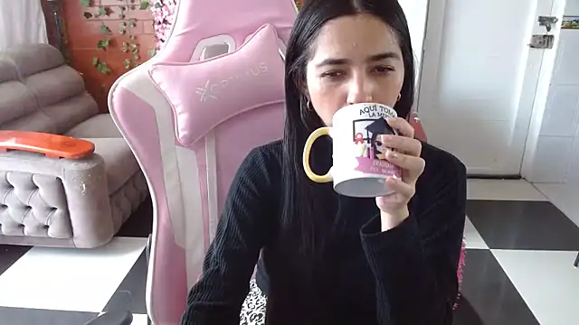 Snapshot of kendall_all4u chatting on February 8, 8:56 pm kendall all4u online show from February 8, 8:56 pm