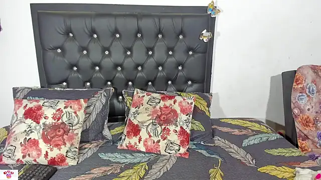 Snapshot of Darlyquenn11 chatting on January 18, 3:53 am Darlyquenn11 online show from January 18, 3:53 am