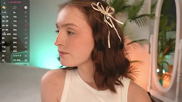 Snapshot of c_shark chatting on March 2, 12:42 am c shark online show from March 2, 12:42 am