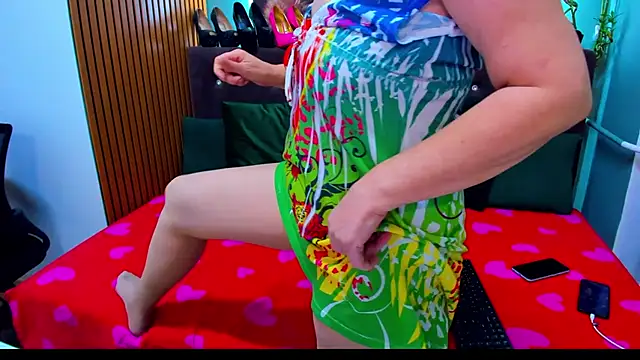 Lilly hott online show from October 15, 6:52 pm