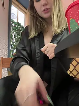 Snapshot of PumaShyXD chatting on December 19, 10:56 am PumaShyXD online show from December 19, 10:56 am