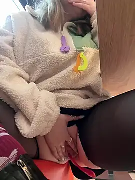 Snapshot of PumaShyXD chatting on January 6, 11:40 am PumaShyXD online show from January 6, 11:40 am