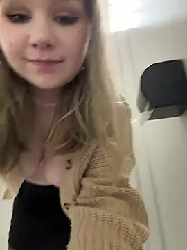 Snapshot of PumaShyXD chatting on March 2, 1:27 pm PumaShyXD online show from March 2, 1:27 pm