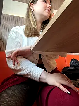 Snapshot of PumaShyXD chatting on October 2, 10:44 am PumaShyXD online show from October 2, 10:44 am