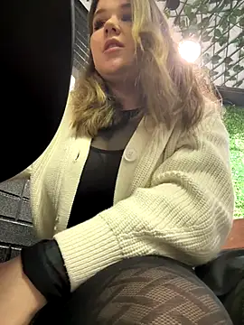 Snapshot of PumaShyXD chatting on October 19, 10:38 am PumaShyXD online show from October 19, 10:38 am