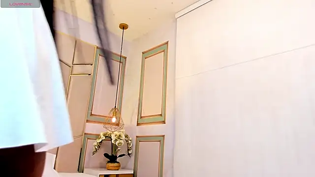 Snapshot of abby_adams20 chatting on December 3, 2:19 am abby adams20 online show from December 3, 2:19 am