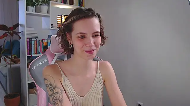 Snapshot of milly_ross chatting on December 28, 7:55 am milly ross online show from December 28, 7:55 am