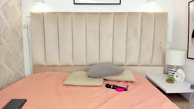 Snapshot of Anniie_Queen chatting on November 7, 2:33 am Anniie Queen online show from November 7, 2:33 am