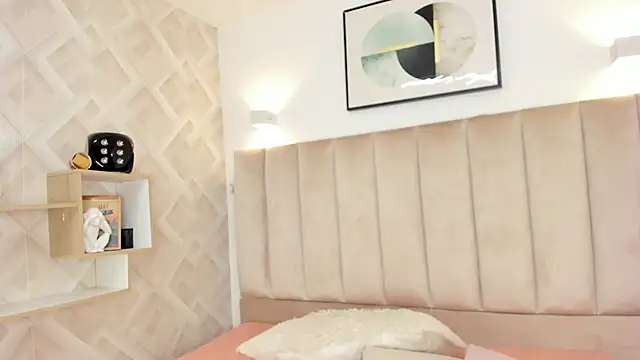 Anniie Queen online show from March 27, 2:50 am