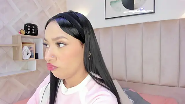 Anniie Queen online show from April 1, 3:07 am