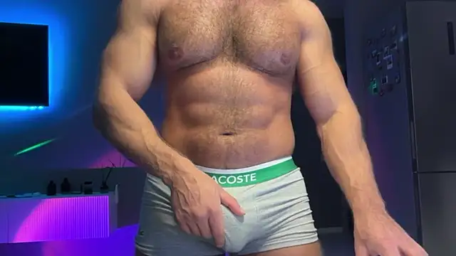 Snapshot of KarlosRichi chatting on February 12, 1:50 pm KarlosRichi online show from February 12, 1:50 pm