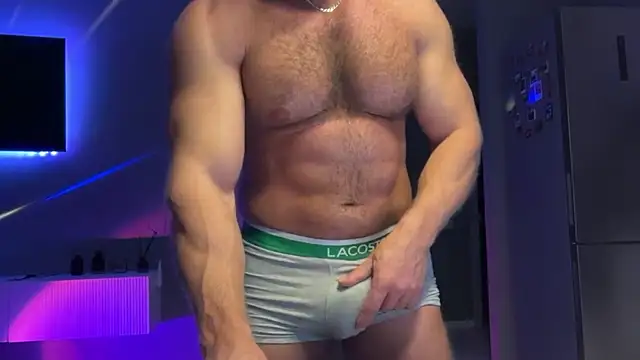 Snapshot of KarlosRichi chatting on March 2, 3:52 pm KarlosRichi online show from March 2, 3:52 pm