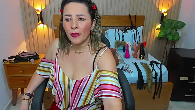 luciana ballesteros  online show from September 11, 12:27 pm