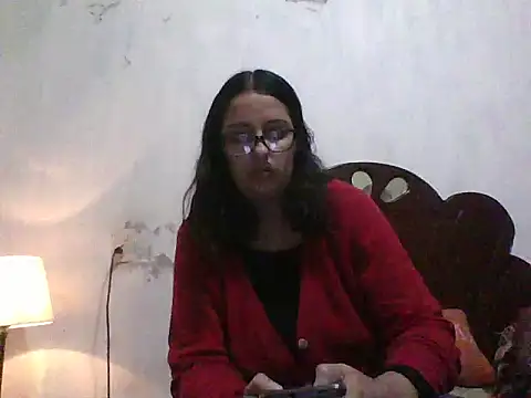 Snapshot of Samanthat33 chatting on February 25, 1:52 am Samanthat33 online show from February 25, 1:52 am