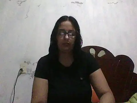 Snapshot of Samanthat33 chatting on March 12, 6:55 pm Samanthat33 online show from March 12, 6:55 pm