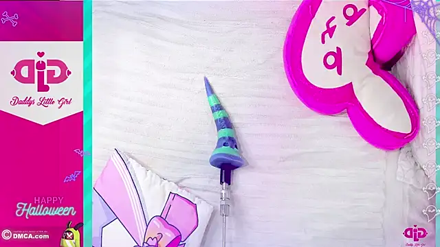 Snapshot of DaddysLittleGirl01 chatting on October 30, 12:34 am DaddysLittleGirl01 online show from October 30, 12:34 am