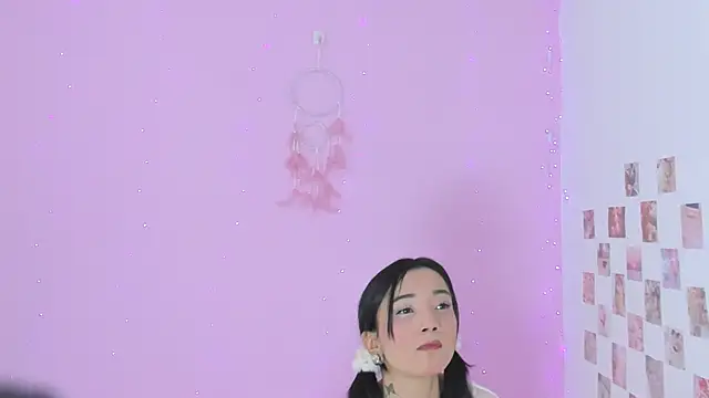 MIDORI BACK 01 online show from February 1, 7:55 pm