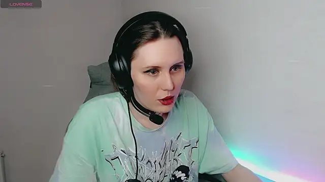 Snapshot of tracy_cooper chatting on December 6, 1:18 am tracy cooper online show from December 6, 1:18 am