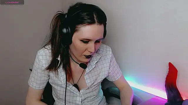 Snapshot of tracy_cooper chatting on December 23, 2:35 am tracy cooper online show from December 23, 2:35 am