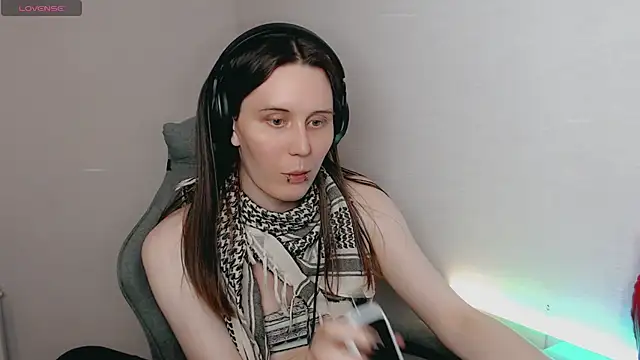 Snapshot of tracy_cooper chatting on December 28, 4:51 am tracy cooper online show from December 28, 4:51 am