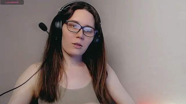 Snapshot of tracy_cooper chatting on February 3, 10:11 pm tracy cooper online show from February 3, 10:11 pm