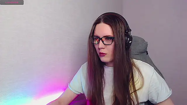 Snapshot of tracy_cooper chatting on November 21, 11:09 am tracy cooper online show from November 21, 11:09 am