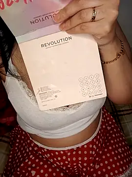 Snapshot of silina-25 chatting on February 12, 2:10 pm silina-25 online show from February 12, 2:10 pm