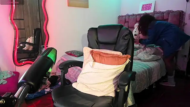 ladyrd1 online show from January 10, 1:09 pm