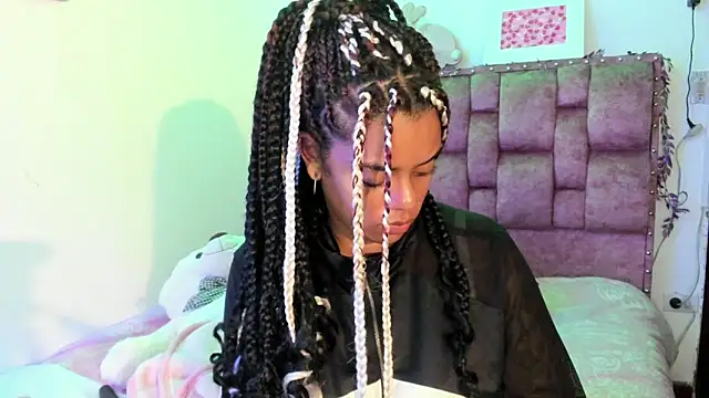 ladyrd1 online show from March 13, 6:37 am