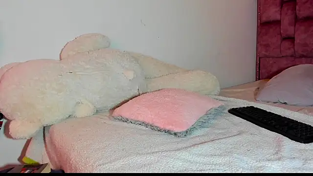 ladyrd1 online show from September 9, 2:05 pm