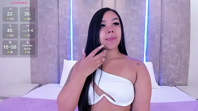 Snapshot of MarianaGarciaa__ chatting on February 19, 11:17 am MarianaGarciaa online show from February 19, 11:17 am