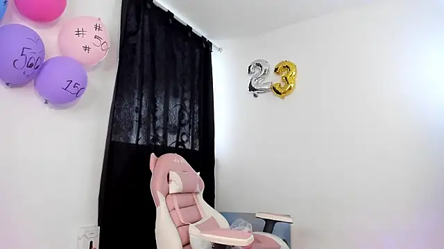 lovely kitt online show from February 10, 8:53 pm