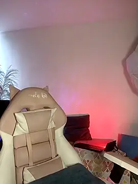 lovely kitt online show from October 19, 8:42 pm