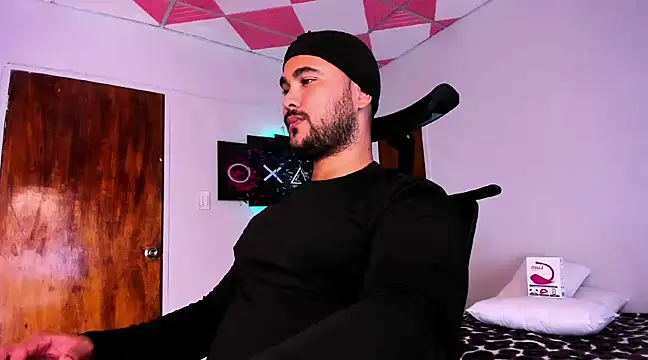 Snapshot of Sebas-hott chatting on December 24, 2:21 am Sebas-hott online show from December 24, 2:21 am