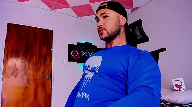 Snapshot of Sebas-hott chatting on January 11, 3:23 am Sebas-hott online show from January 11, 3:23 am