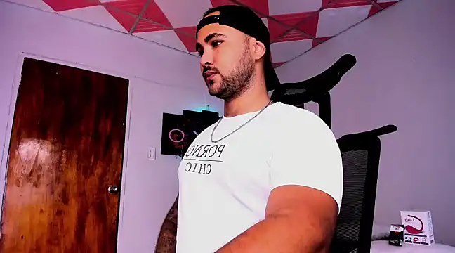 Snapshot of Sebas-hott chatting on January 30, 2:49 am Sebas-hott online show from January 30, 2:49 am