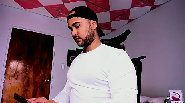 Snapshot of Sebas-hott chatting on January 31, 3:41 am Sebas-hott online show from January 31, 3:41 am