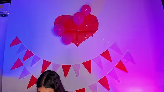 alaia-rogers online show from February 14, 6:19 pm