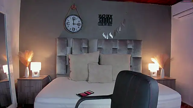 alaia-rogers online show from March 6, 12:09 pm