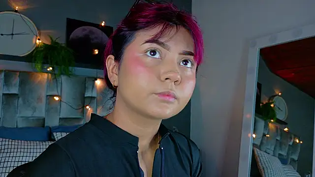 alaia-rogers online show from September 27, 11:37 am