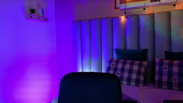 alaia-rogers online show from October 21, 11:22 am