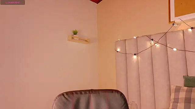 alaia-rogers online show from November 11, 11:21 am