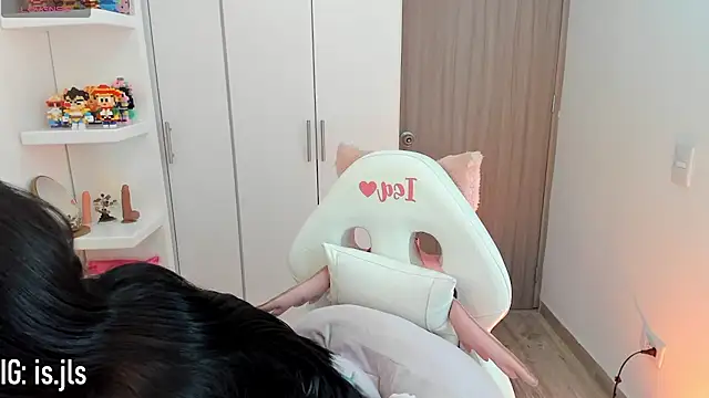 isa bellaa0 online show from October 2, 4:30 am