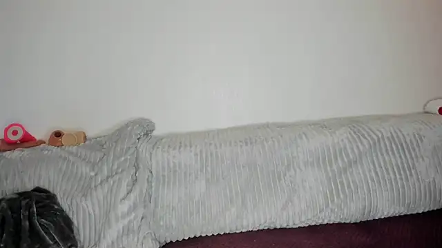 Snapshot of Mlleeffy chatting on December 14, 8:02 pm Mlleeffy online show from December 14, 8:02 pm