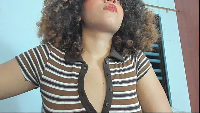 Snapshot of Ada_gales_ chatting on November 11, 4:45 am Ada gales online show from November 11, 4:45 am