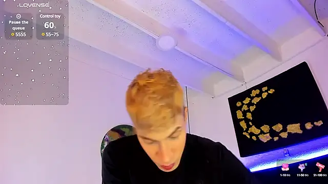 Snapshot of Angel_Snowhotxxx chatting on February 26, 3:53 am Angel Snowhotxxx online show from February 26, 3:53 am