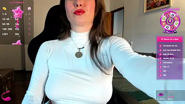 Snapshot of PlayfulGoddess chatting on February 19, 2:44 pm PlayfulGoddess online show from February 19, 2:44 pm