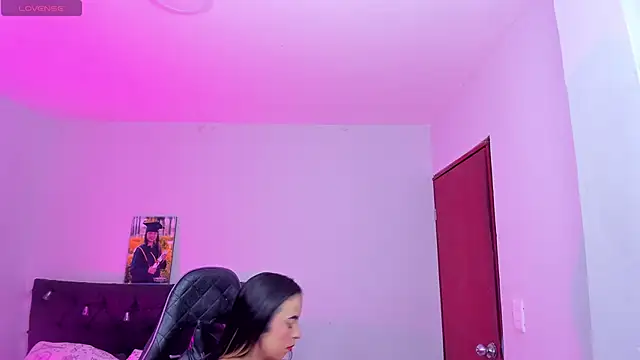 evelyn 23 online show from February 16, 5:15 am