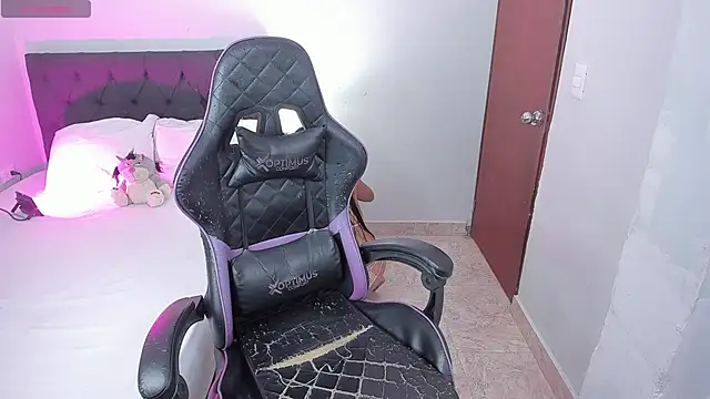 evelyn 23 online show from October 9, 4:49 pm